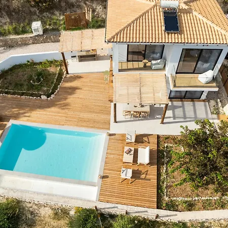 Elgian Luxury -private Pool & Sea View וילה Pondi