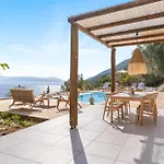 Elgian Luxury -private Pool&sea View Villa Pondi