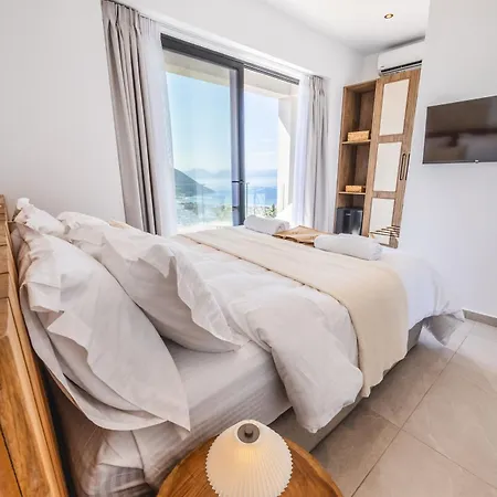 Elgian Luxury -private Pool & Sea View * Pondi