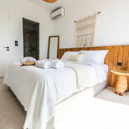 Elgian Luxury -private Pool & Sea View Villa Pondi