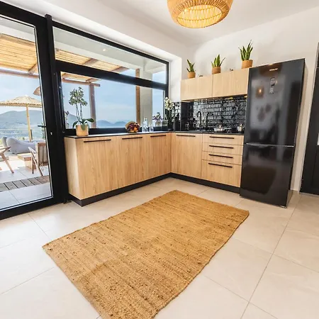 Elgian Luxury -private Pool & Sea View *