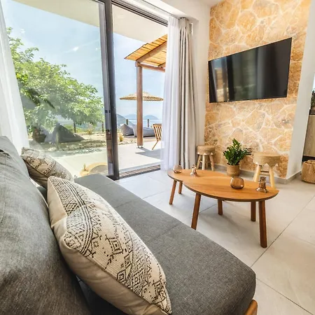 Elgian Luxury -private Pool & Sea View * Pondi