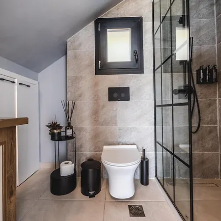 Elgian Luxury -private Pool & Sea View * Pondi