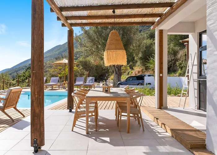 Elgian Luxury -private Pool & Sea View * Pondi