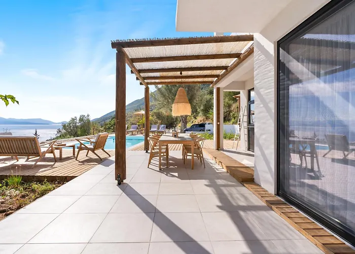 Elgian Luxury -private Pool & Sea View * Pondi