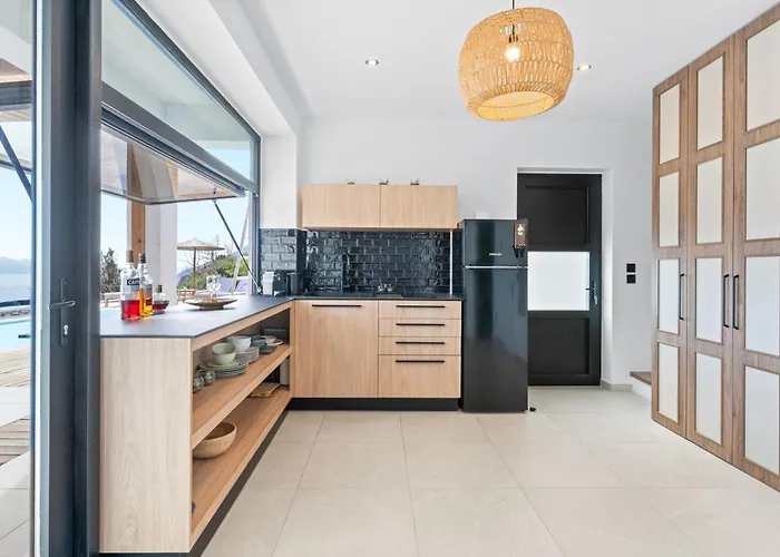 Elgian Luxury -private Pool & Sea View *